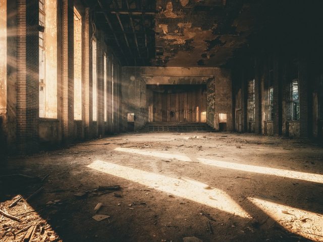 The Mystery of the Abandoned Ruins in Queens: Forgotten Places and Urban Exploration